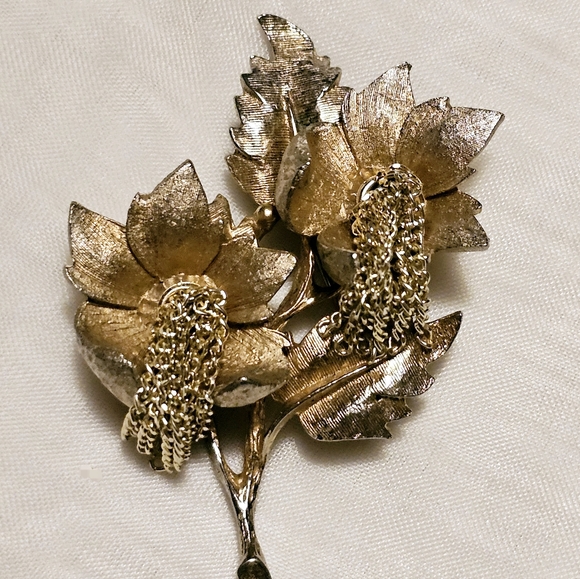 VTG HAR Hargo Double Flower Dangle Chain Tassells Goldtone 2.5" Brooch Pin - Picture 4 of 12